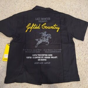 NWT GFTD LA EMBROIDERED "Gifted Country Last Frontier" Button Up. Mens Small